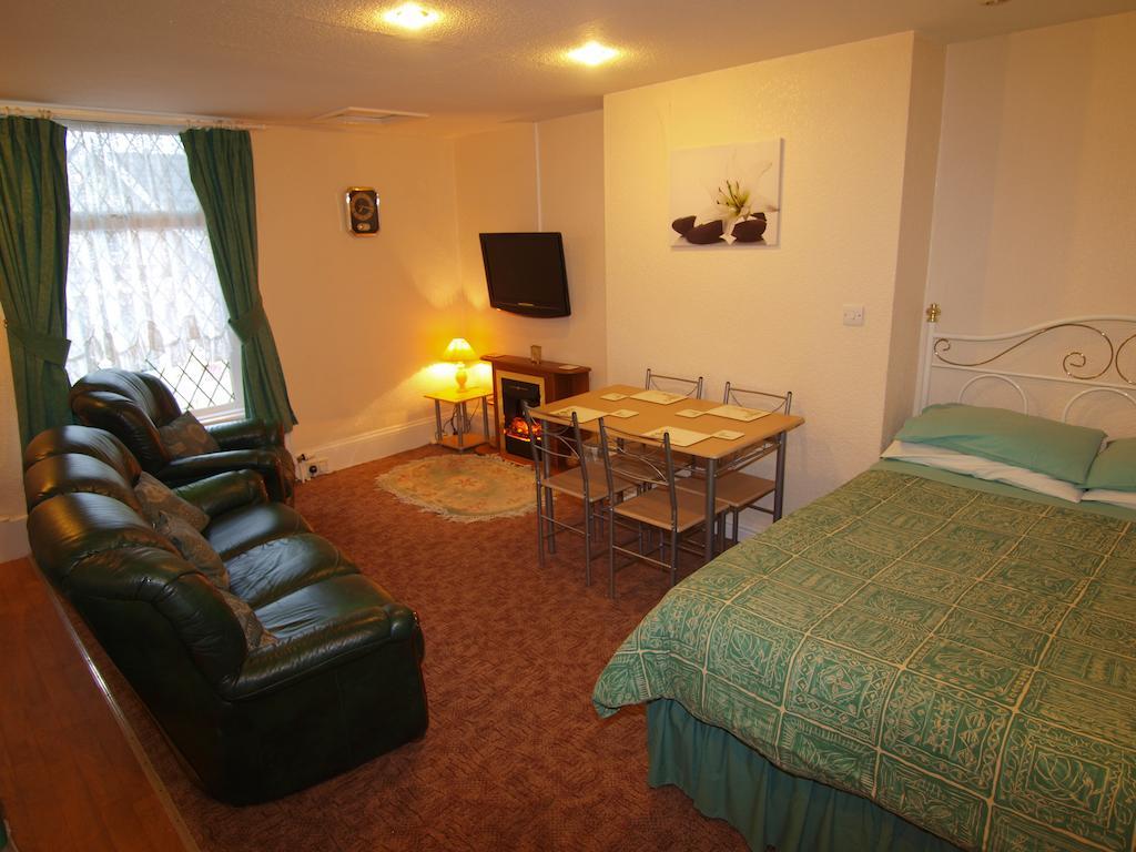 Waverley House Apartment *