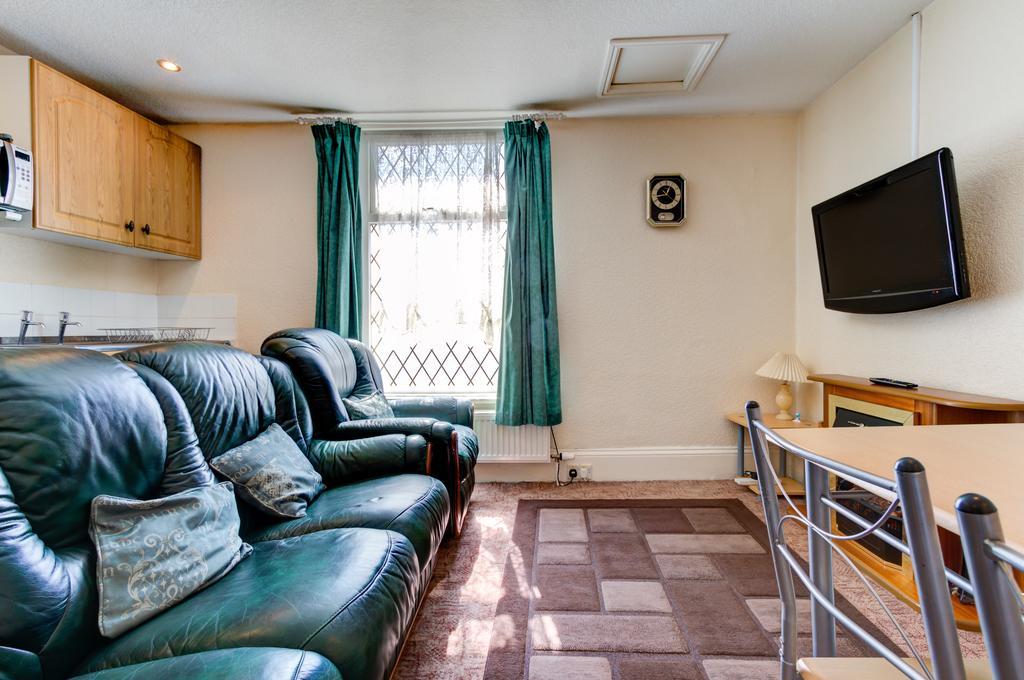 Waverley House Apartment